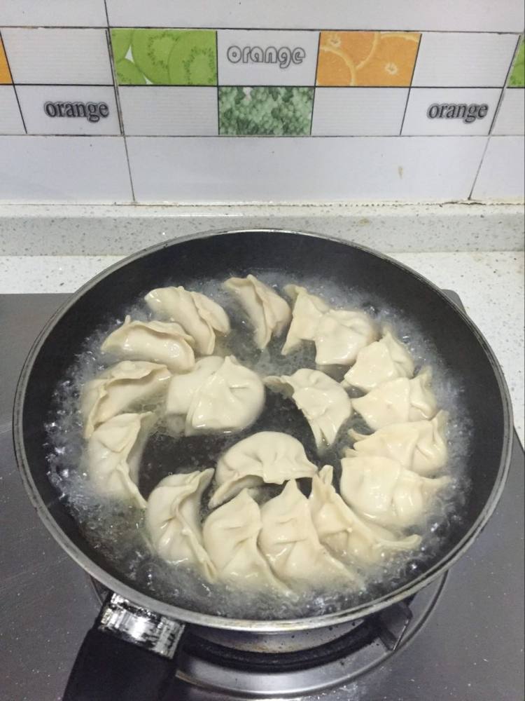 花菇虾仁煎饺子怎么做才美味，看完你就会了