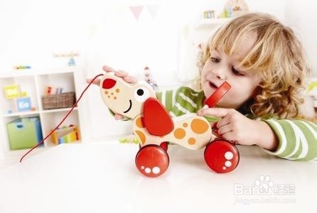 幼小儿童怎么玩玩具