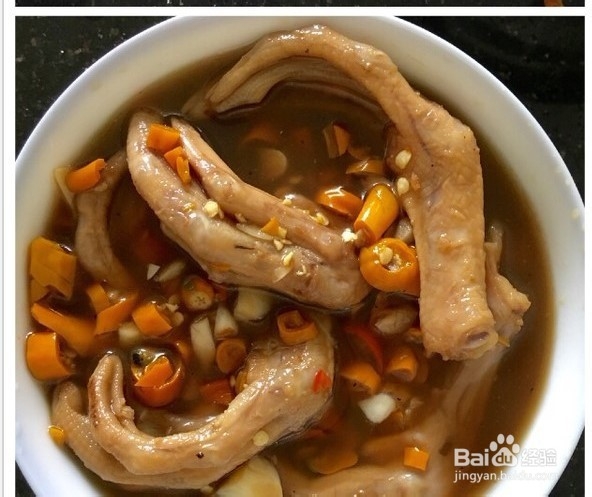 酸辣鸭脚的做法