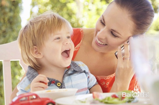 如何培养孩子自己玩耍？