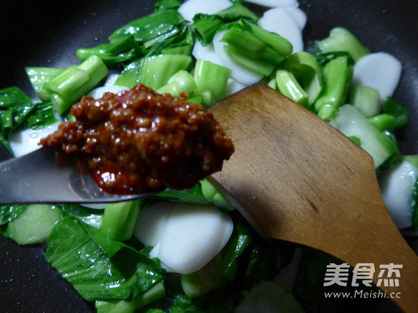 牛肉酱菜芯炒年糕