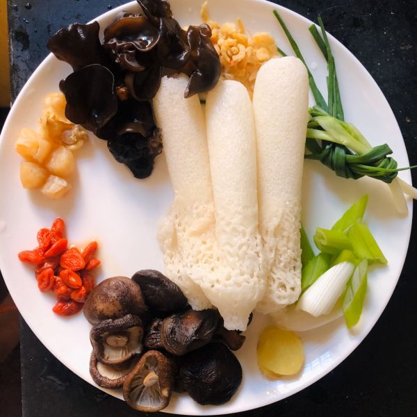 黄芪竹荪 老母鸡汤