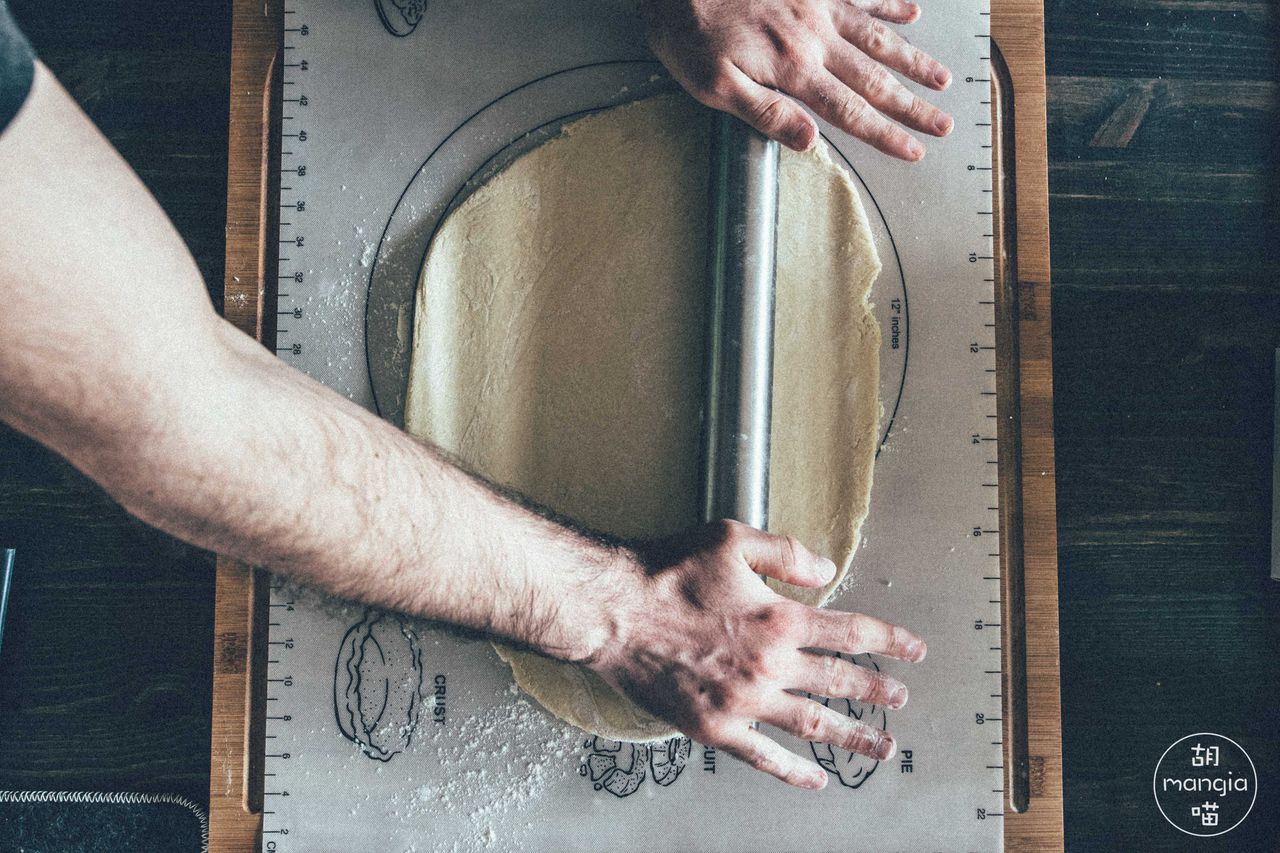 在家也能做美味的巧克力面包卷,十分好吃!