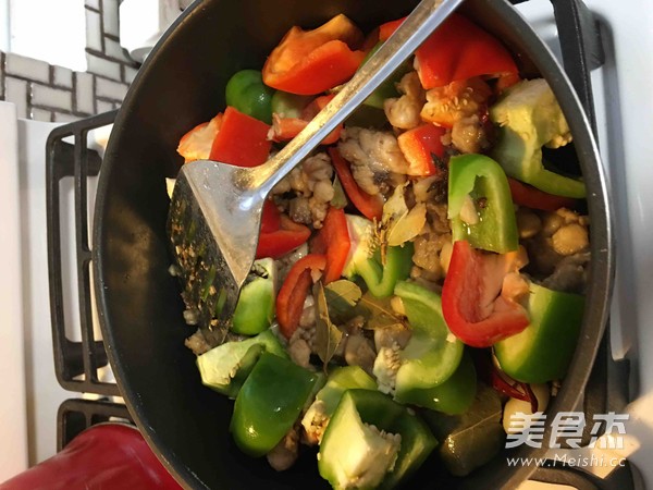 大盘鸡肉的做法