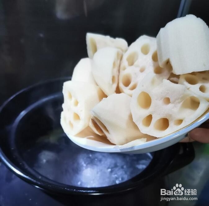 莲藕排骨汤怎么做？