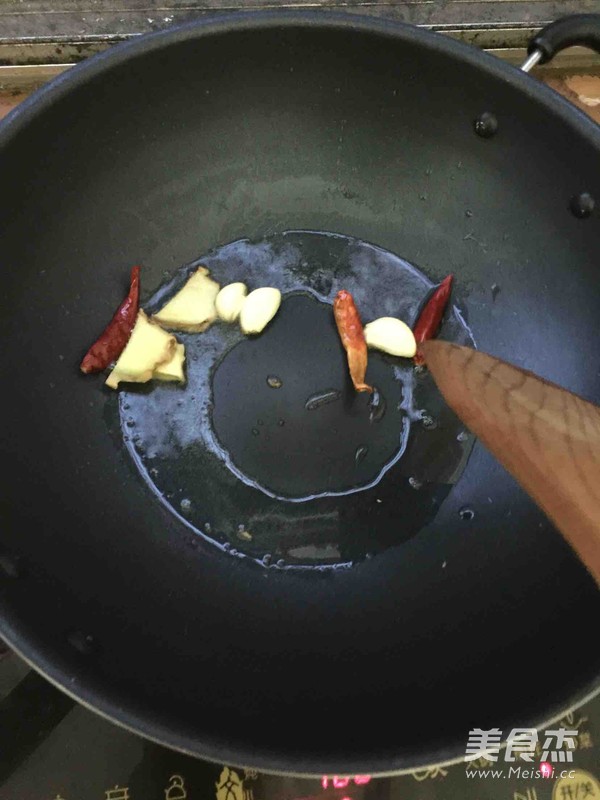 土豆炖鸡的做法