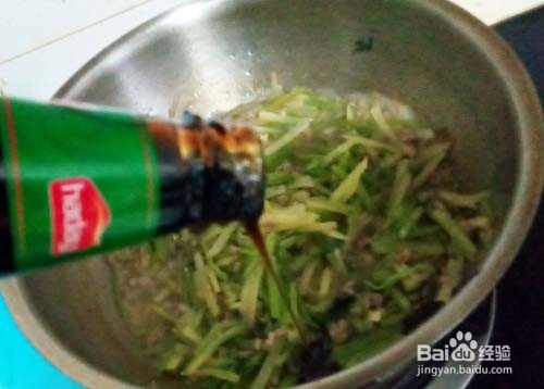 降压蔬菜:肉沫炒芹菜土豆丝