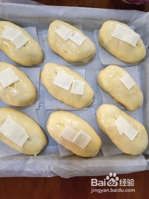 葱油蒜香面包的做法