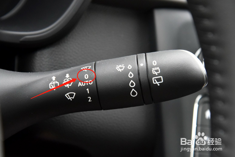 雷诺科雷嘉车辆雨刮的使用方法