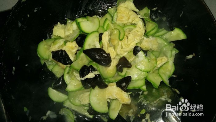 护肤素菜——西葫芦木耳炒鸡蛋