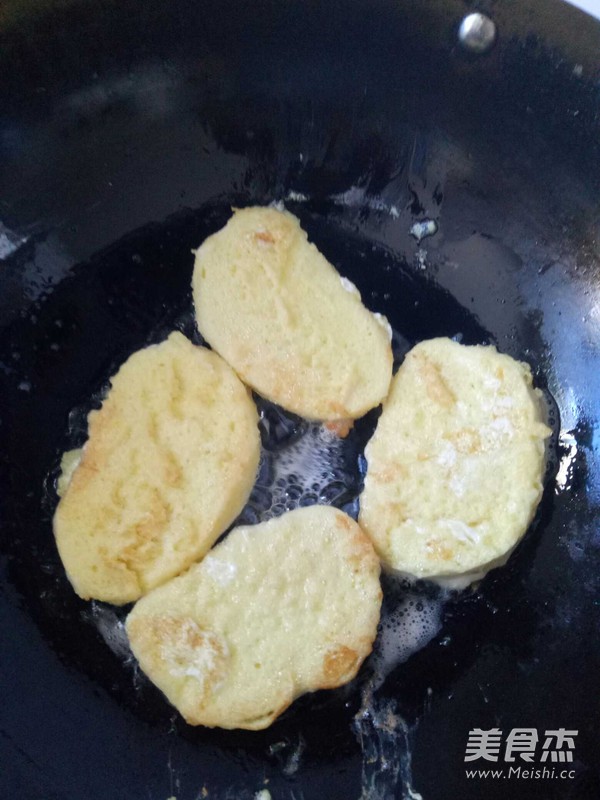 蛋煎馒头片的做法