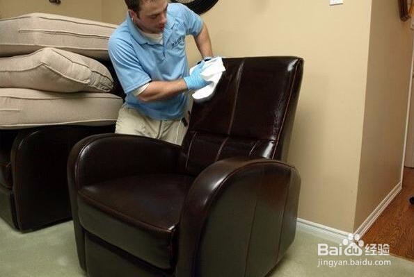 真皮表面粘上油漆怎么处理