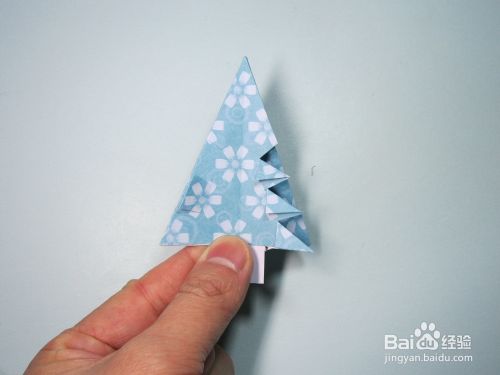 简单的手工折纸：圣诞树的折法步骤图解
