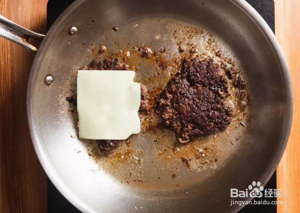 如何制作牛肉汉堡？