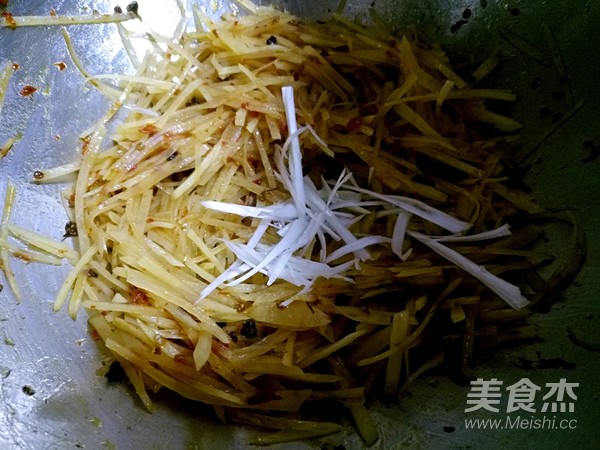 韭菜花炒洋芋丝