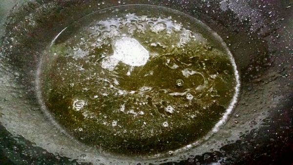 黑黑鸡蛋酥糖蘸