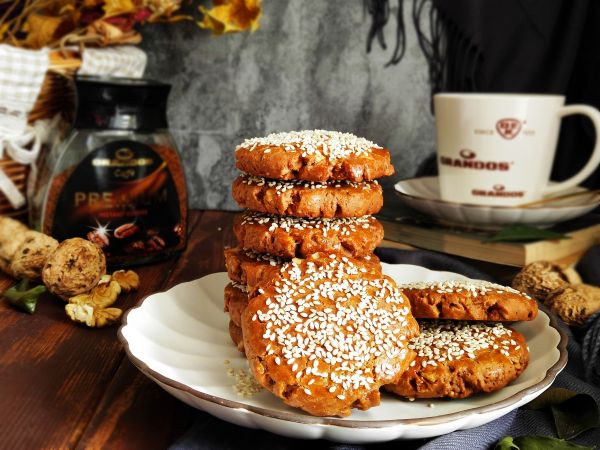 #《风味人间》美食复刻大挑战#咖啡核桃酥