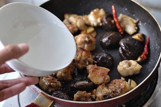 无油香菇栗子鸡