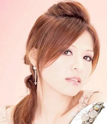 方脸妹子如何扎时尚马尾辫