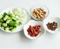 宫保鸡丁的常规做法