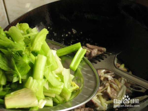 【豆皮炒芹菜】简单做法
