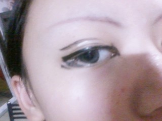 单眼皮怎么变成双眼皮?