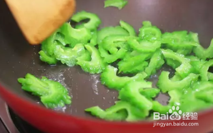 苦瓜炒肉丝 的做法