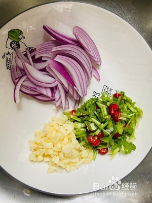 凉拌腐竹青瓜木耳的做法