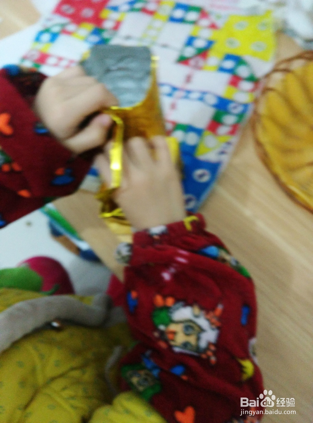 4--6岁幼儿如何自己动手做金光闪闪的奖杯