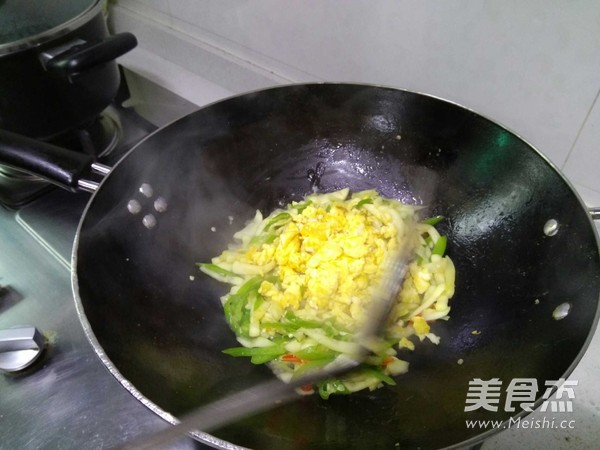 西葫芦炒鸡蛋