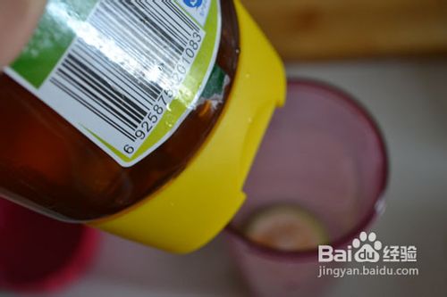 早上第一杯水——蜂蜜柠檬水