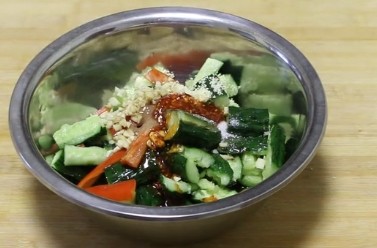 如何制作美味的凉拌黄瓜
