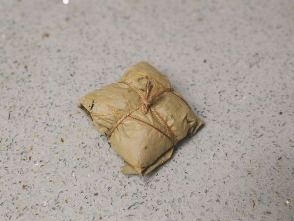 五香腊肉荷叶粽