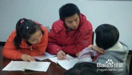 教小学教师怎样教育不听话的孩子。