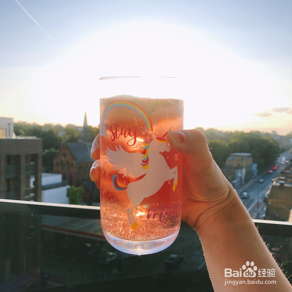 看完就会的玫瑰薄荷苏打水