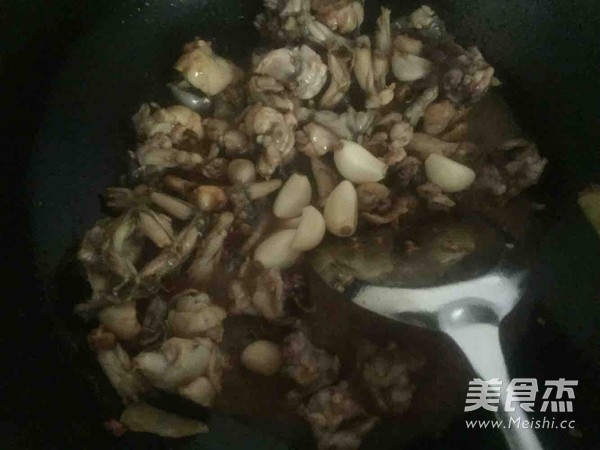 蒜香牛蛙的做法