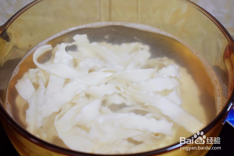 肥牛时蔬刀削面