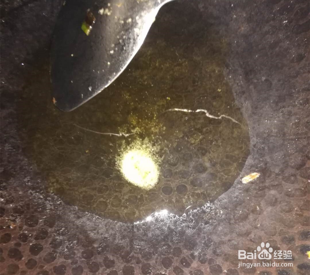 自制营养美味的下饭菜之爆炒香菇加香肠，很好吃