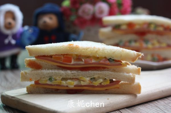 火腿杂蔬三文治