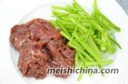美味不可挡的香芹炒牛柳