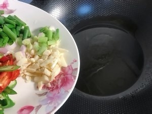 怎么做好吃的腐竹炒肉的攻略/步骤