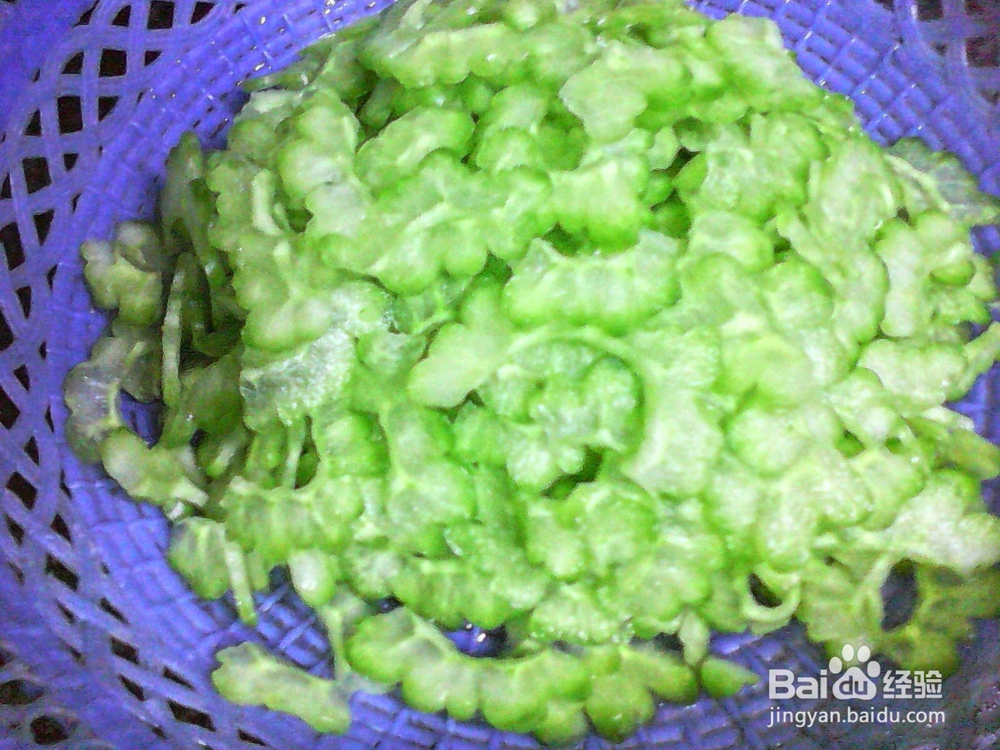 蒜香苦瓜的炒法