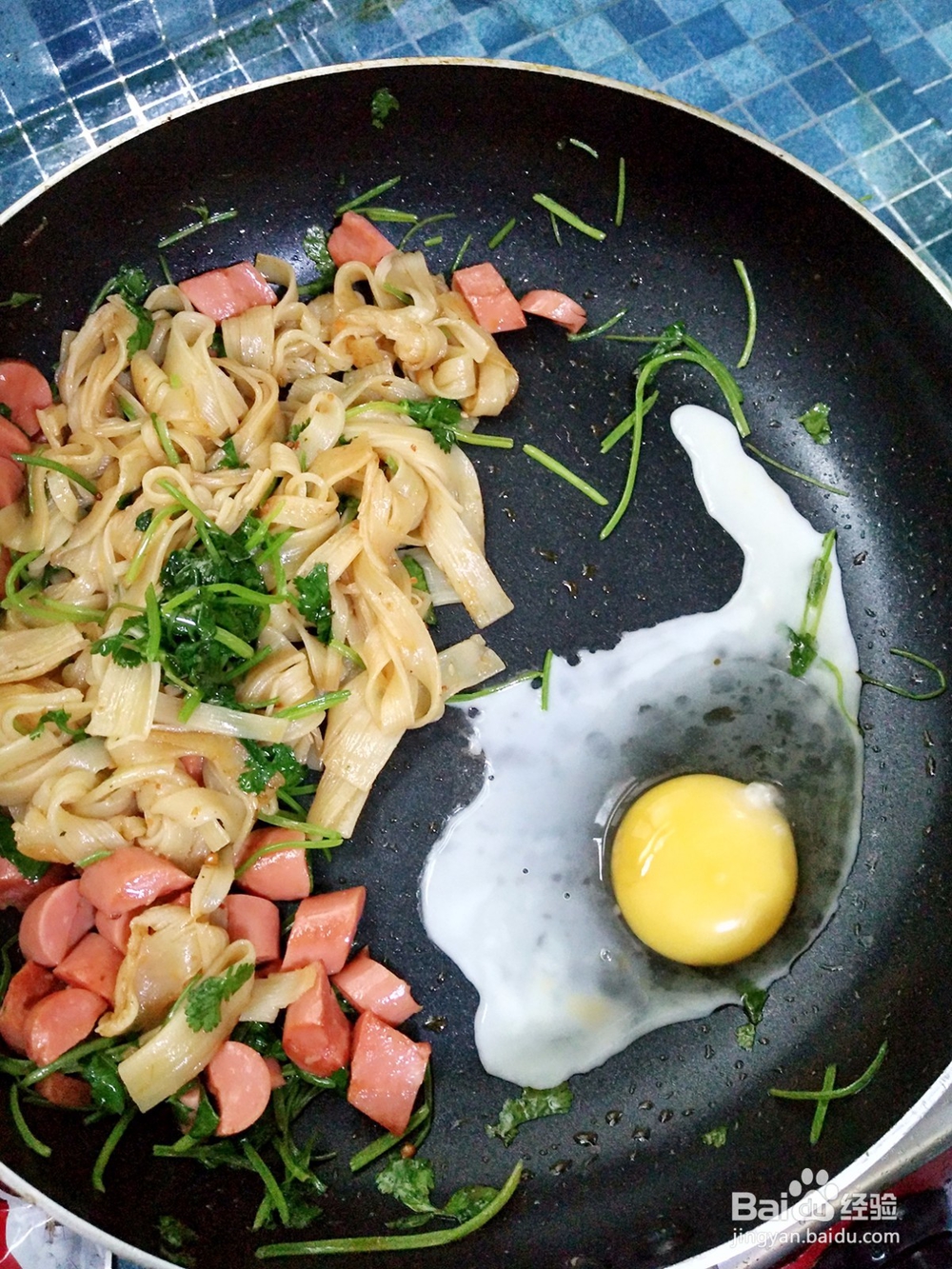 香菜火腿炒冷面