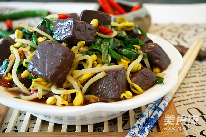 营养的时蔬炒鸭血