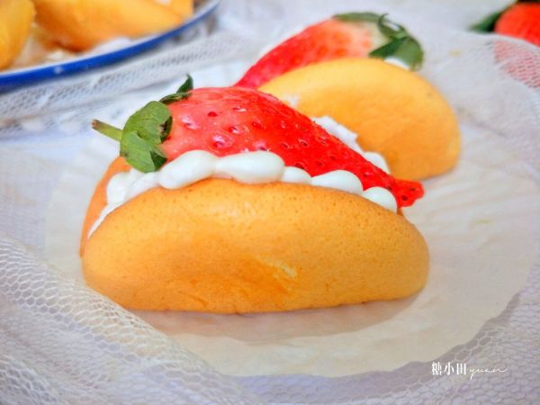 #网红美食我来做#奶油草莓小贝