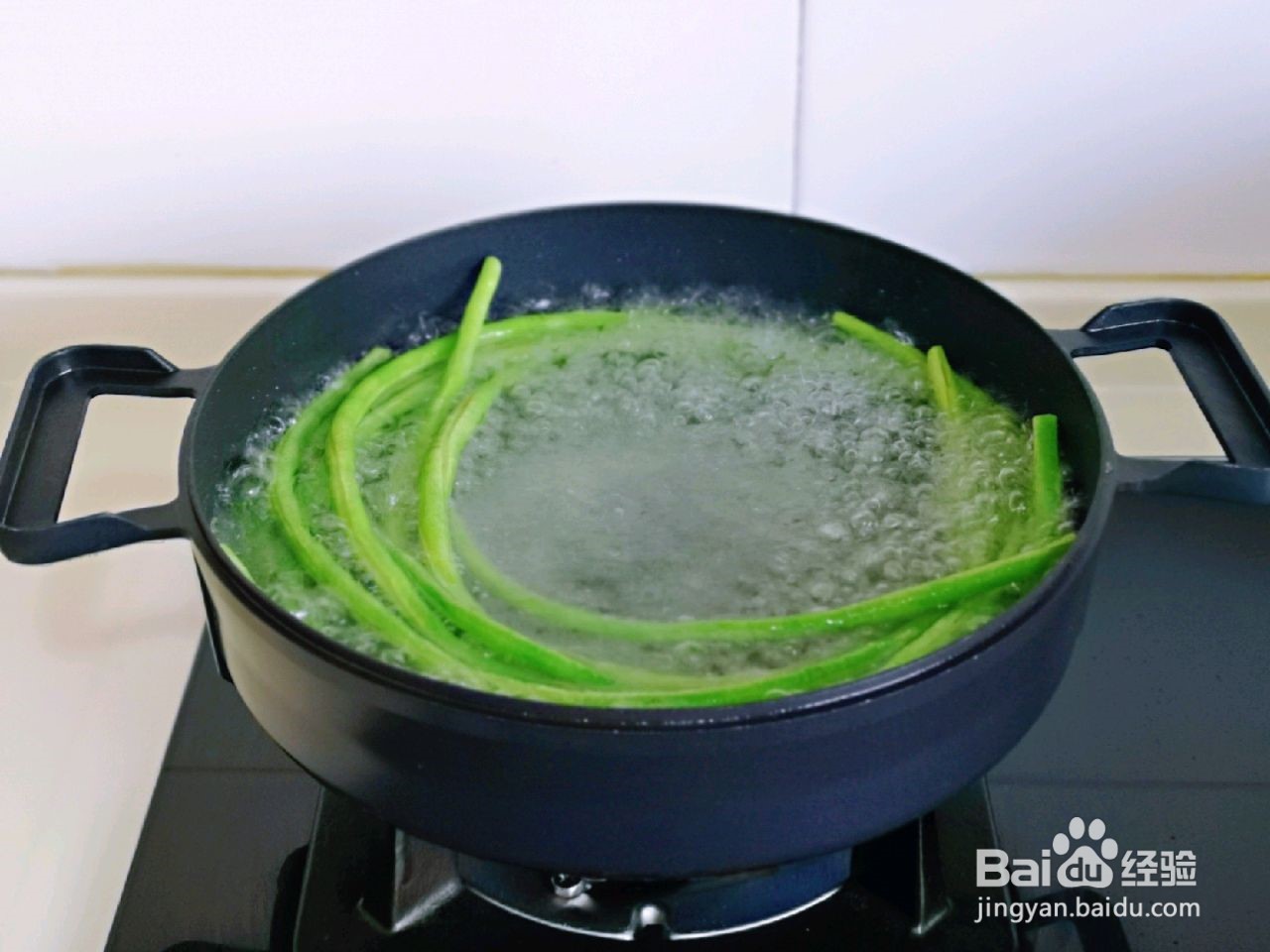 辣酱蒸豇豆怎么做
