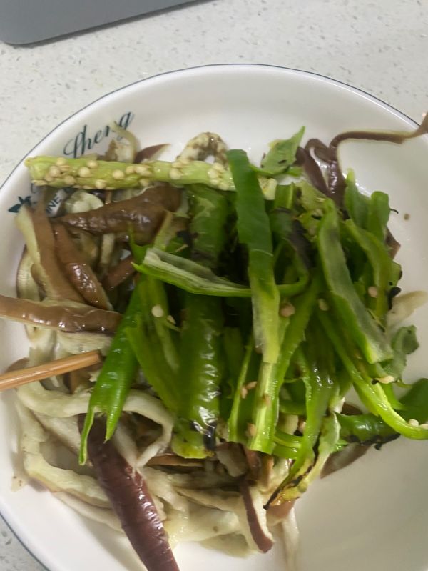 青椒茄子凉拌菜