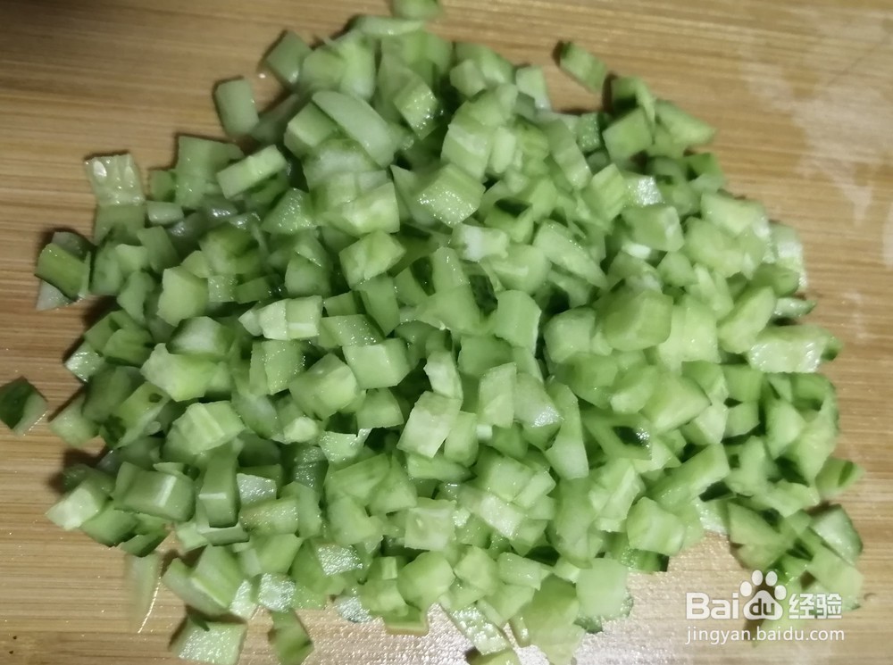 如何做出美味的蛋炒饭黄瓜培根蛋炒饭的做法