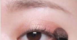 魅惑粉色妆容仿妆教程