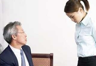 职场女性警惕男上司6种暗示做法！